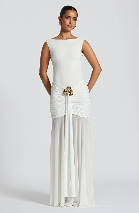 Robe Élégante Coupe Ajustée Détail Taille Embellissement Doré-Skirt-Belle Rose Fashion-XS-Bellerose Fashion