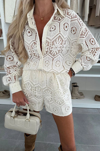 Ensemble Tricot Ajouré – Chemise Boutonnée & Short Confortable