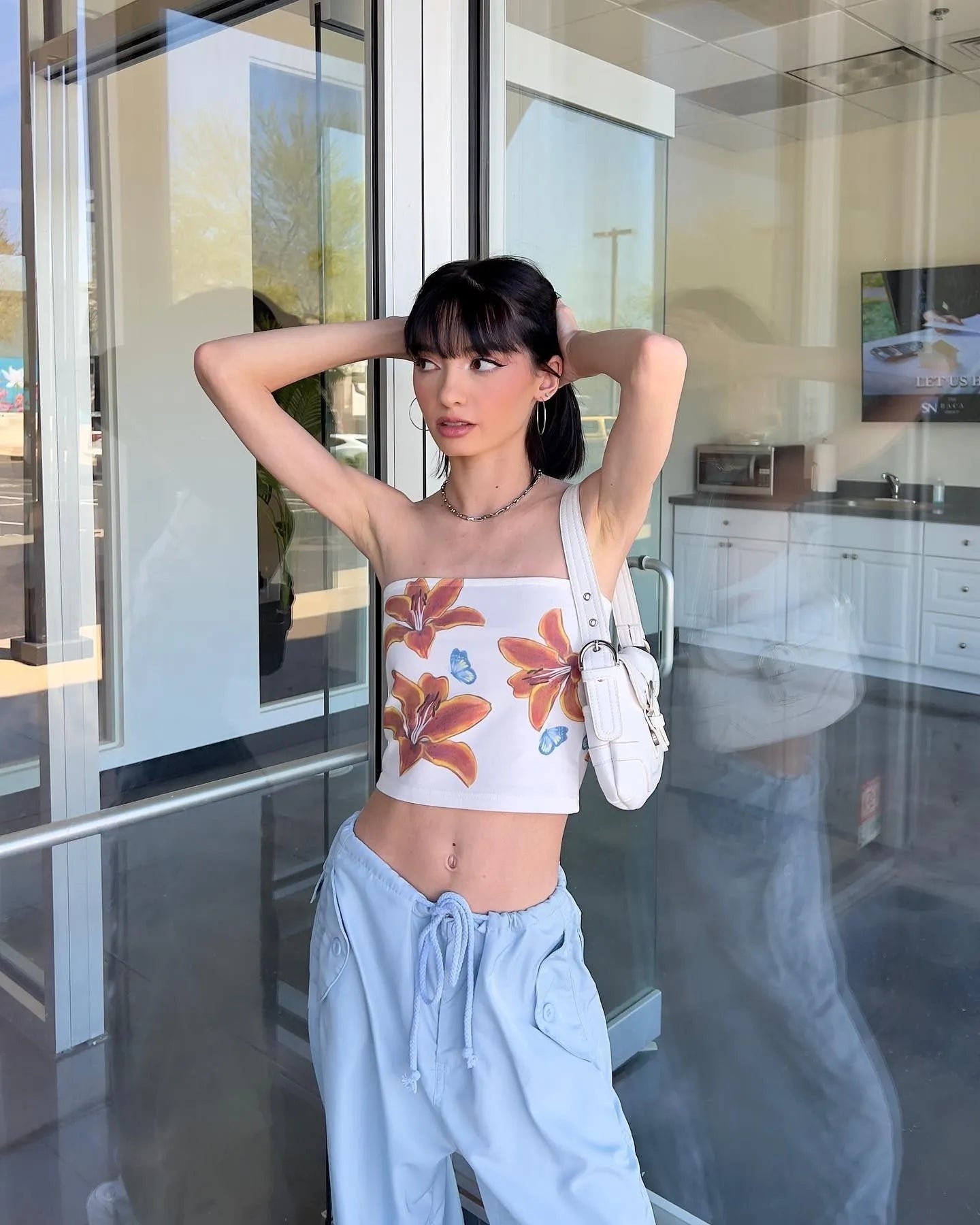 Haut Court Fleuri Bohème - Tube Top sans Bretelles, Imprimé Lys et Papillons-Shirts & Tops-Belle Rose Fashion-Bellerose Fashion